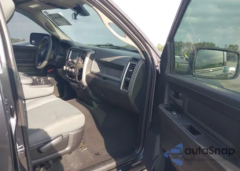 2017 Ram 1500 Tradesman 4X2 6'4 Box из США, поврежденный, VIN 1C6RR6FG9HS592039